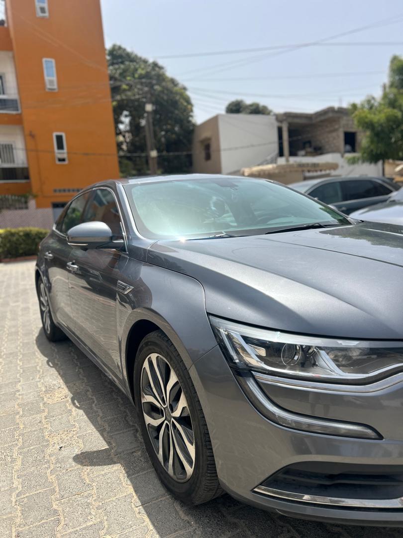 RENAULT SM6